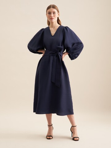 Robe 'Schwarze Rose' SEIDENSTICKER en bleu : devant