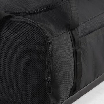 PUMA Sporttasche 'Funtal' in Schwarz