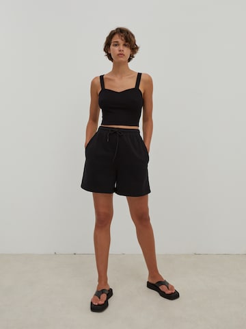 EDITED Wide Leg Shorts 'Zita' in Schwarz