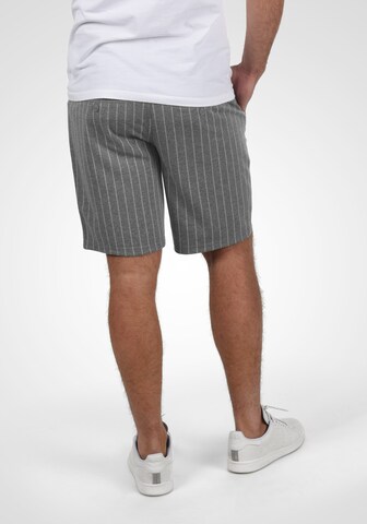 !Solid - Regular Calças chino 'AMUR' em cinzento