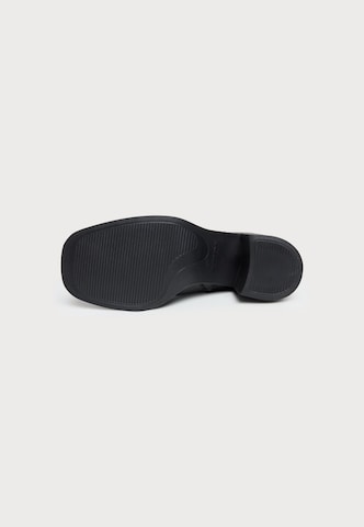 VAGABOND SHOEMAKERS Ankle Boots 'MERYL' in Black: bottom
