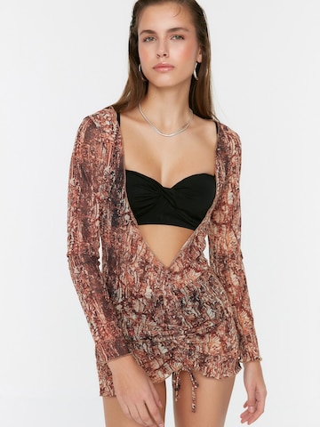 Trendyol Beach Dress in Brown: front
