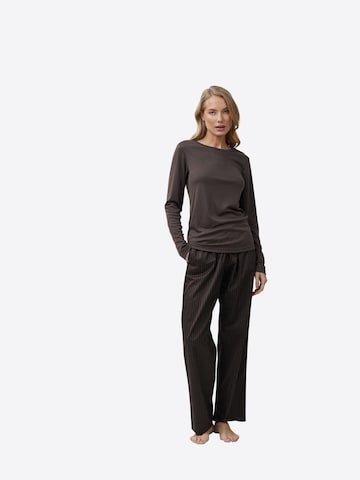 ARUELLE Pyjama 'Nelia' in Braun: Vorderseite