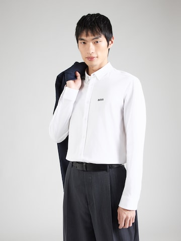 Coupe regular Chemise 'Motion' BOSS en blanc : devant