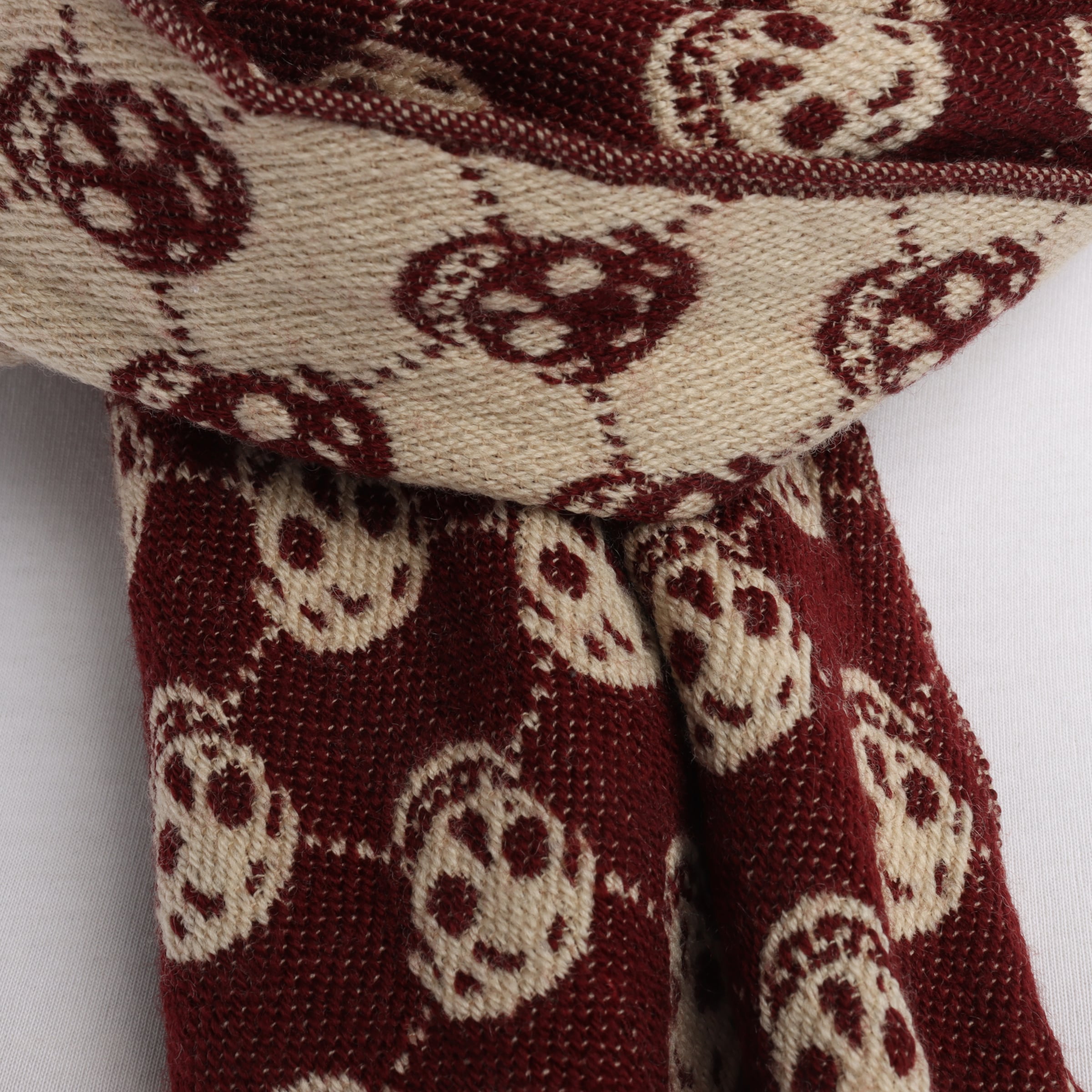 Alexander McQueen Scarf & Wrap in One size in Beige