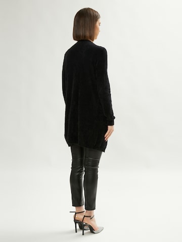 Influencer Knit Cardigan in Black