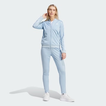 ADIDAS SPORTSWEAR - Fato de treino 'Essentials' em azul: frente