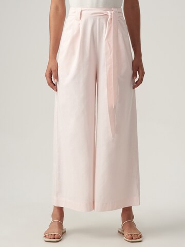 The Fated Wide leg Broek 'EVA' in Roze: voorkant