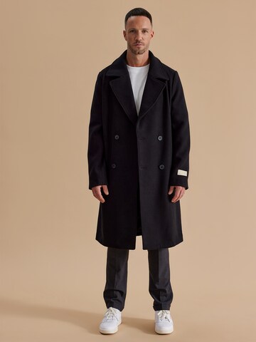 DAN FOX APPAREL Between-Seasons Coat 'Andre' in Black: front