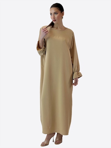 Elara Kleid in Beige: Vorderseite