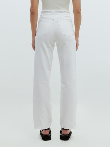 Loosefit Pantaloni 'Aya' di EDITED in bianco