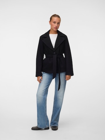 VERO MODA Φθινοπωρινό και ανοιξιάτικο μπουφάν 'VMFORTUNEMAJA' σε μαύρο