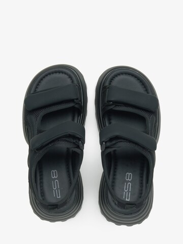 ES8 Sandals '5010-01' in Black