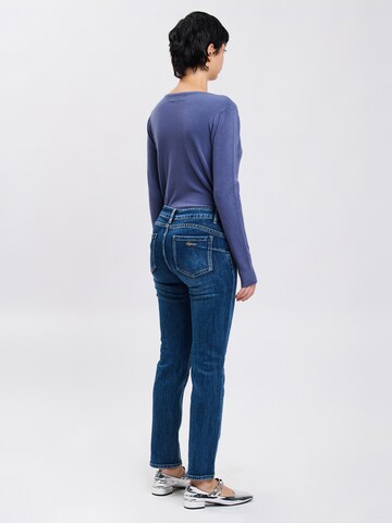 Coupe slim Jean Influencer en bleu