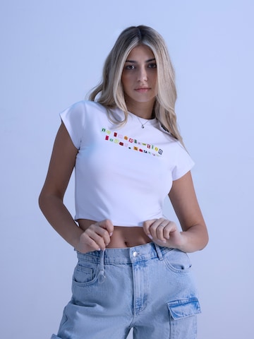 ABOUT YOU x irinassw Shirt 'Fee' in White: front