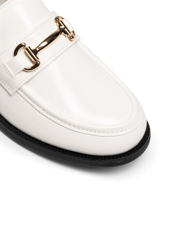 Chaussure basse Dream Pairs en blanc