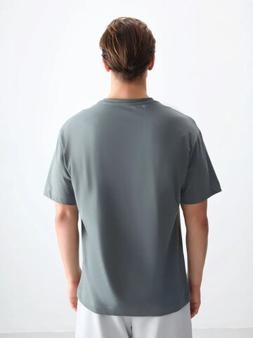 Tommy Life T-Shirts in Grau
