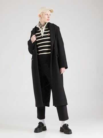 regular Pantaloni con pieghe 'LIRA' di ARMEDANGELS in nero
