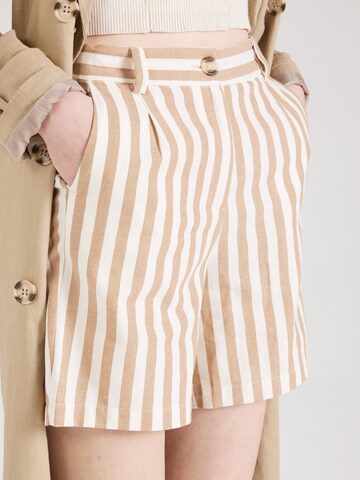 GARCIA Regular Pleat-Front Pants in Beige