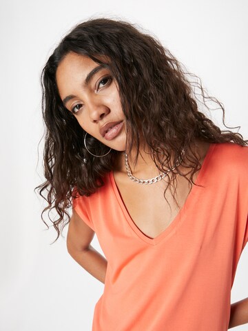 T-shirt 'KAMALA' PIECES en orange