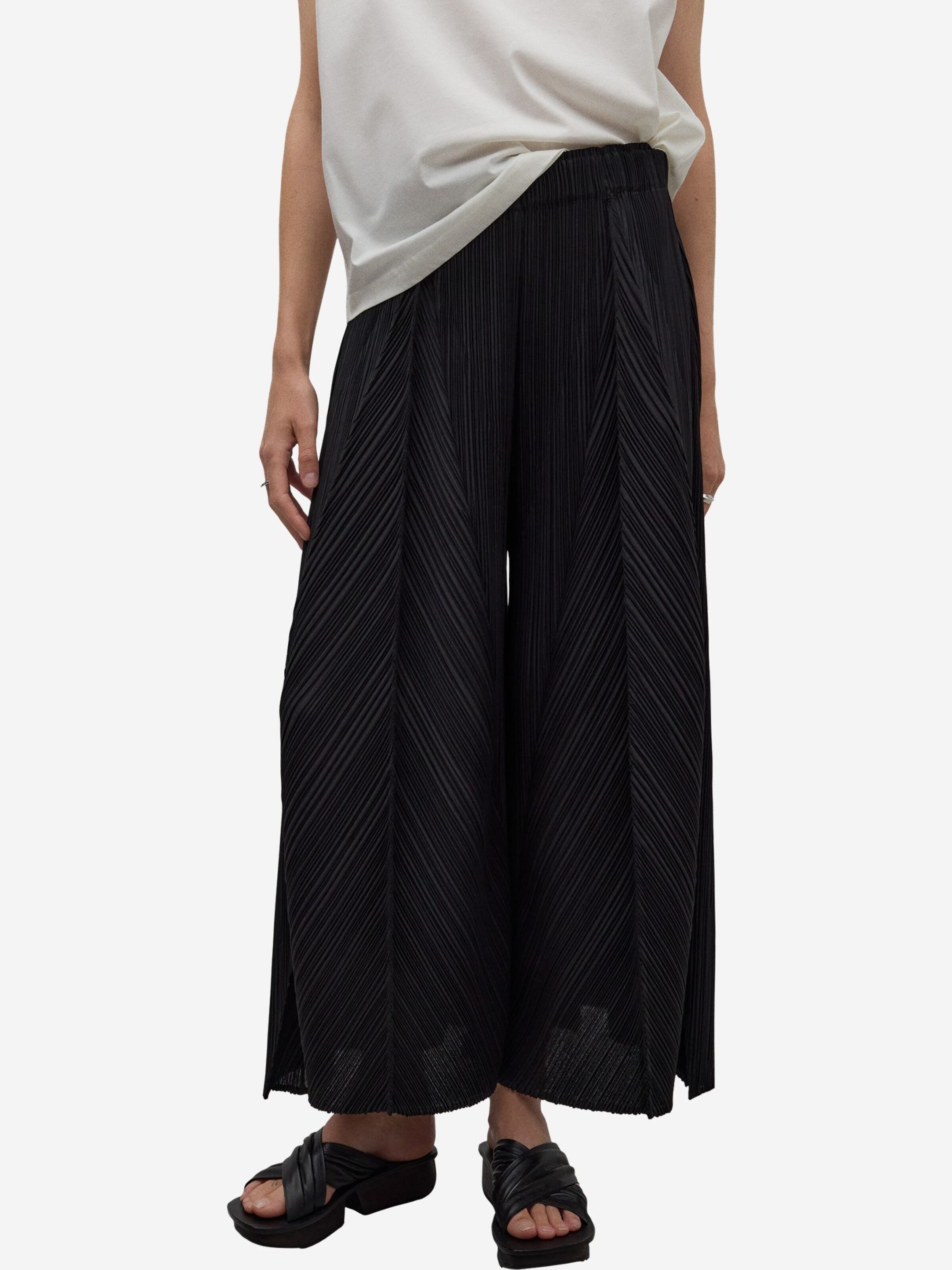 Adolfo Dominguez Pierna ancha Pantalon plisado en Negro ABOUT YOU