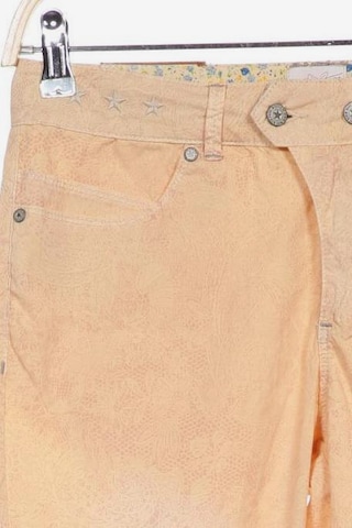 Miracle of Denim Shorts in M in Yellow