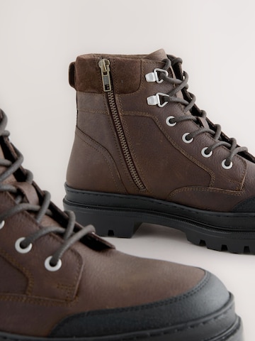 Next - Botas con cordones en marrón