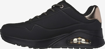 SKECHERS - Calzado deportivo con cordones en negro: frente