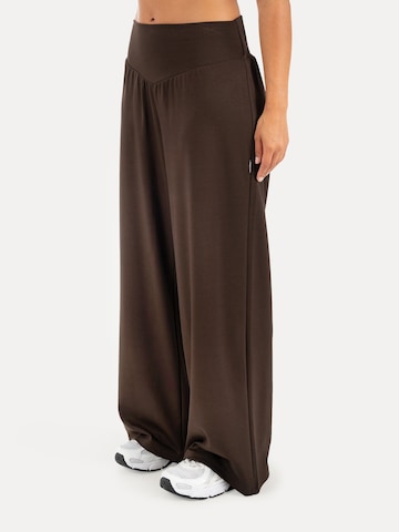 Loosefit Pantalon ' Jorina ' Smilodox en marron