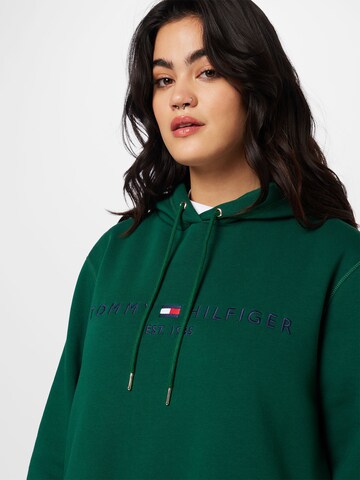 Tommy Hilfiger Curve Свитшот в Зеленый