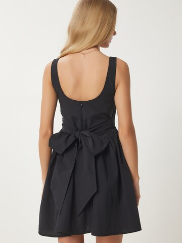 Happiness İstanbul Платье в Черный