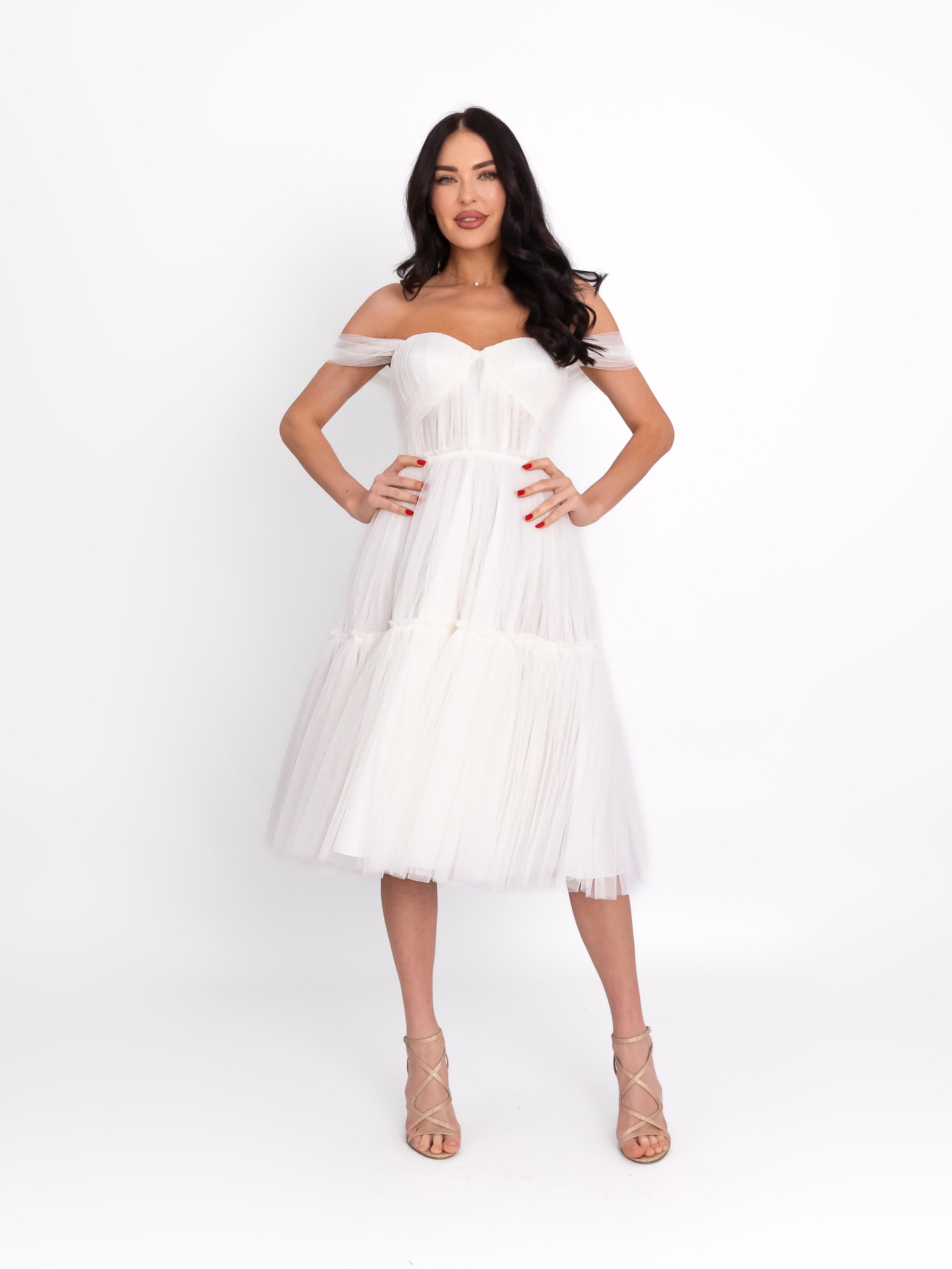 Robe de soirée acob a porter en blanc : devant