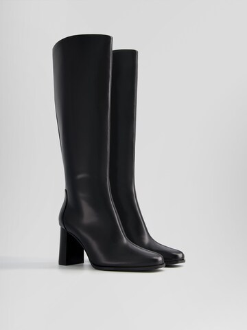 Bershka Stiefel in Schwarz