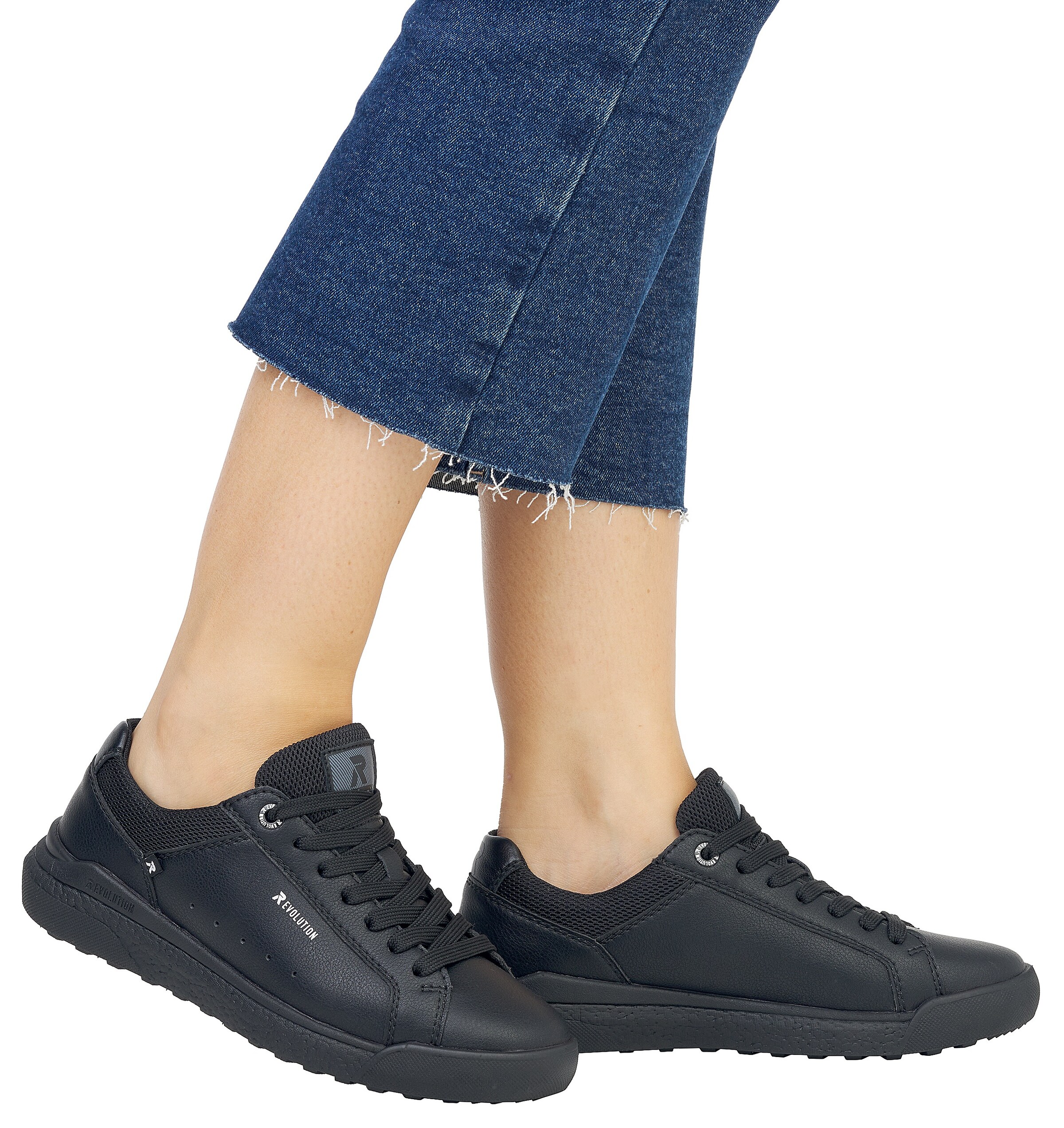 Baskets basses 'W1100' Rieker Sport en noir