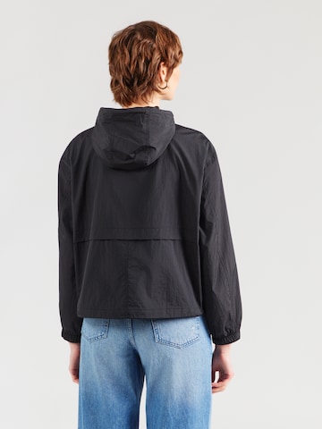 Calvin Klein Jeans Välikausitakki värissä musta