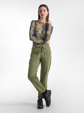 regular Pantaloni di DEHA in verde: frontale