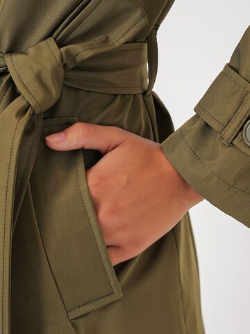 Bigdart Between-Seasons Coat 'Trenchcoats' in Green