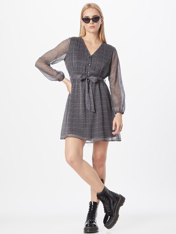 Robe 'Taria' ABOUT YOU en gris