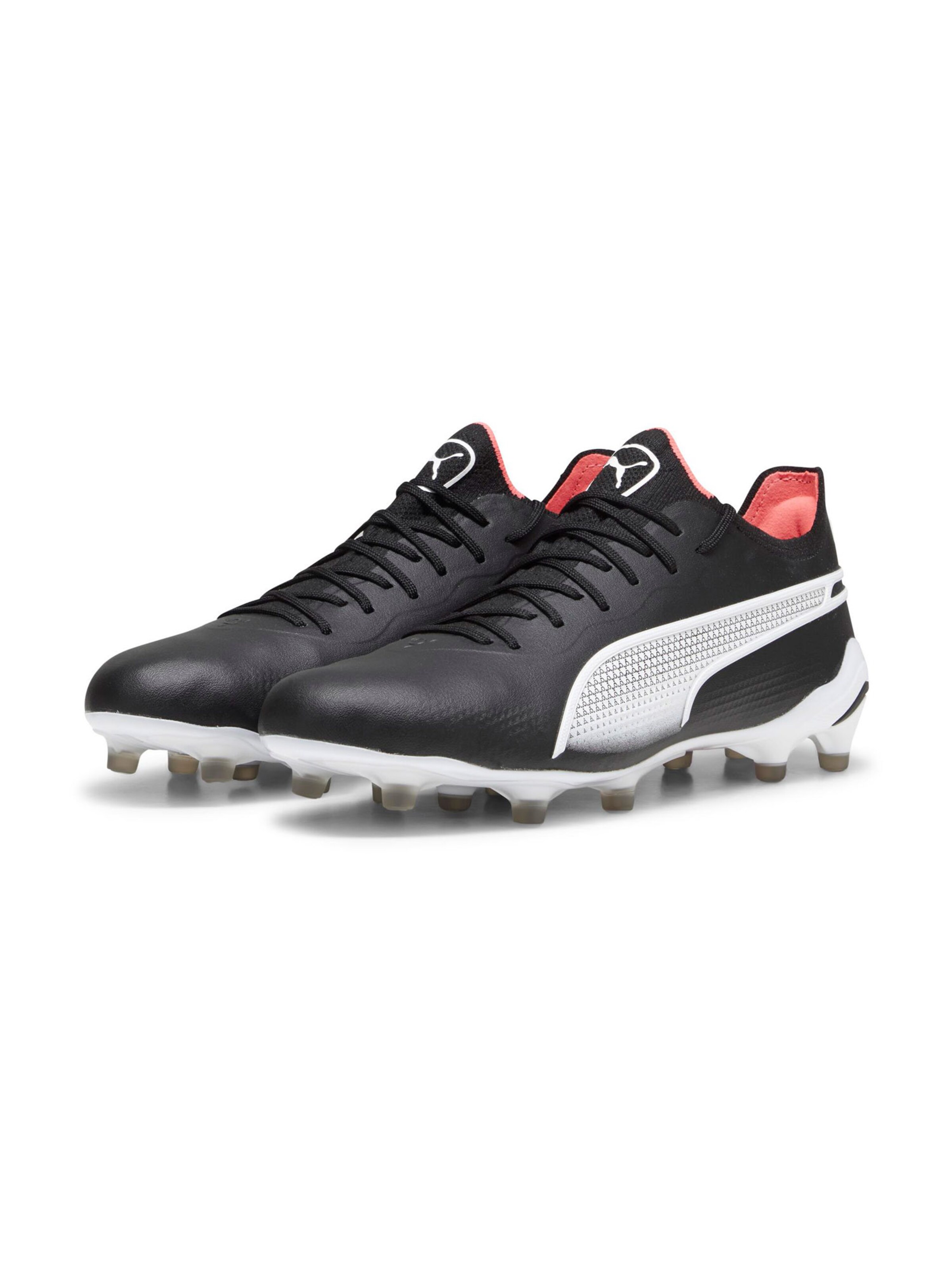 Chaussure de foot 'King Ultimate' PUMA en noir