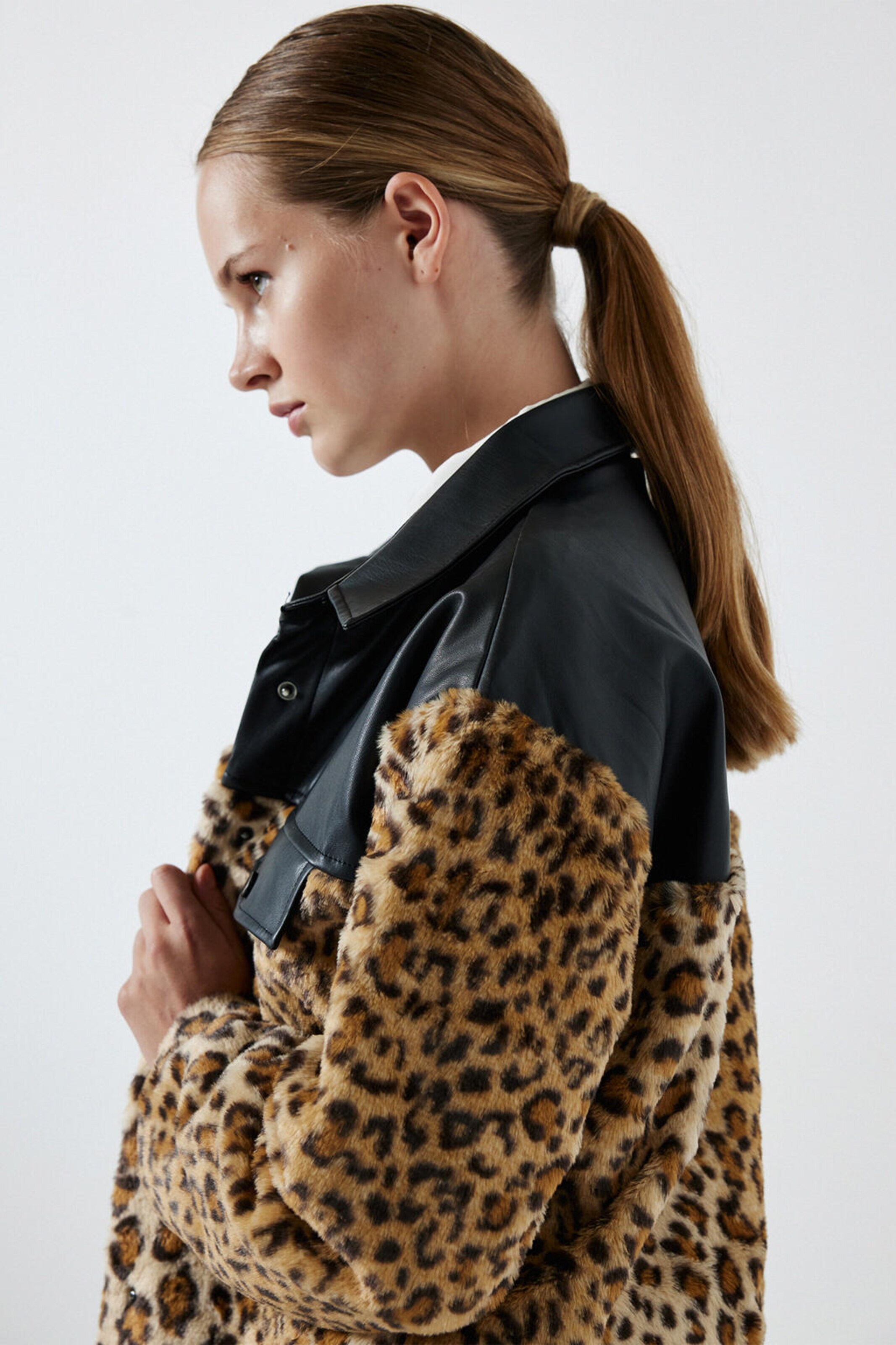 Touche Prive Tussenjas in Zwart