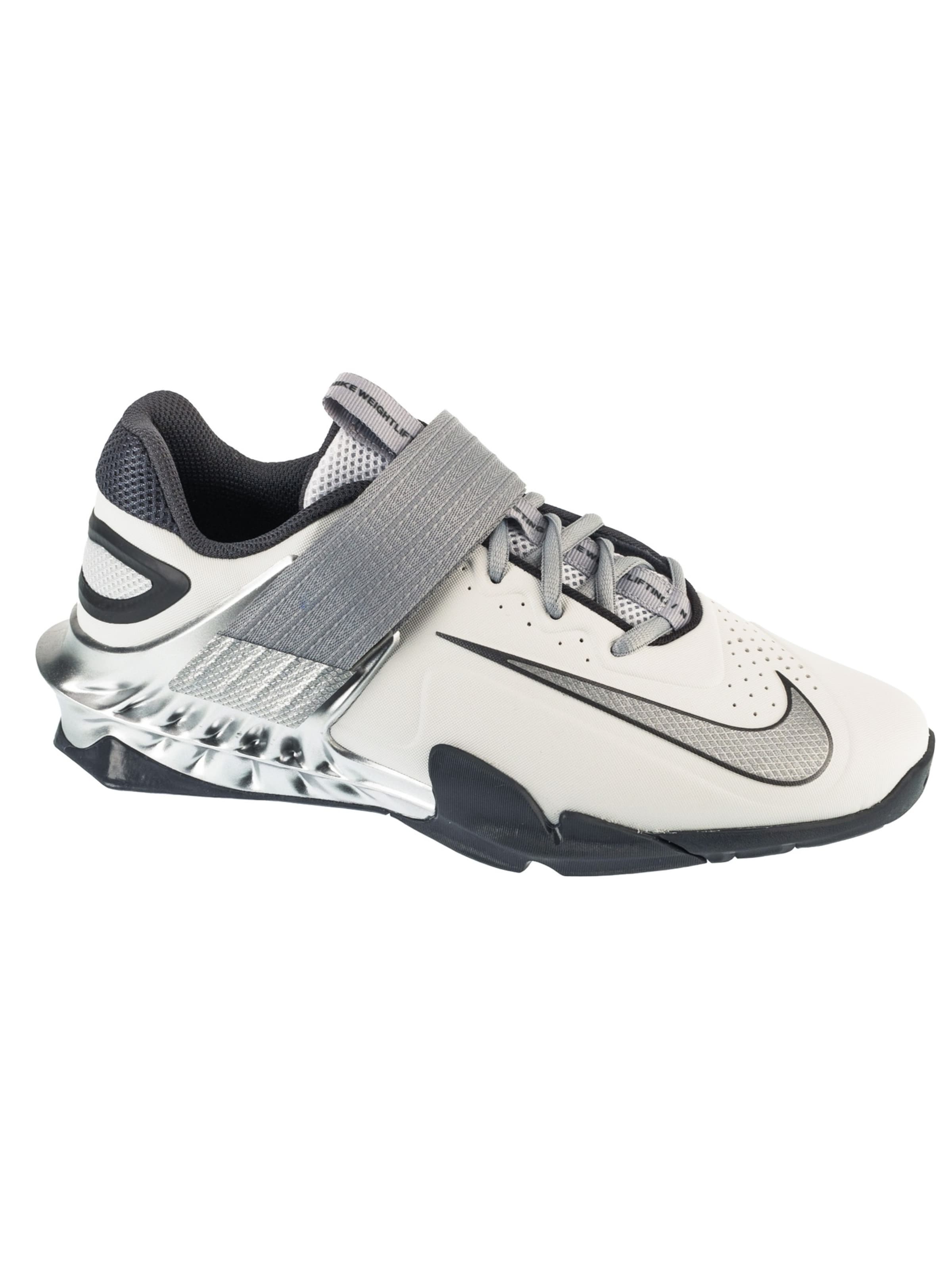 NIKE Athletic Shoes 'Nike Savaleos SE' in White