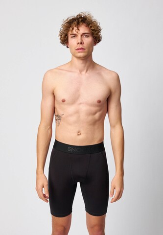 SNOCKS Regular Workout Pants in Black: front