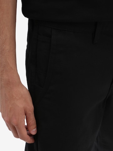 Loosefit Pantaloni chino di VANS in nero