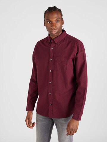 GAP - Ajuste regular Camisa en rojo: frente