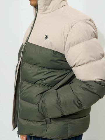 Geacă de iarnă ' UMAleks ' de la U.S. POLO ASSN. pe verde