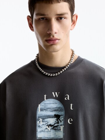 Tricou de la Pull&Bear pe gri