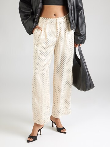 Loosefit Pantaloni con pieghe 'Amelia' di Lindex in beige: frontale
