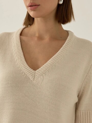 Pullover di Hiccup in beige