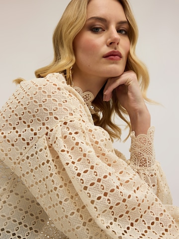 MOTIVI - Blusa en blanco