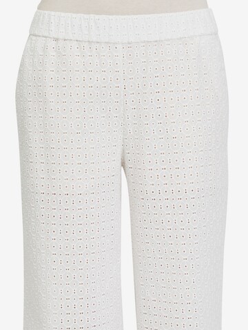 Bootcut Pantaloni di Betty & Co in bianco